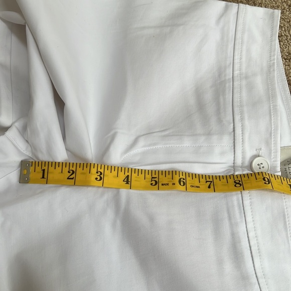 New! Talbots outlet 6P white cotton Capri. - Picture 7 of 9
